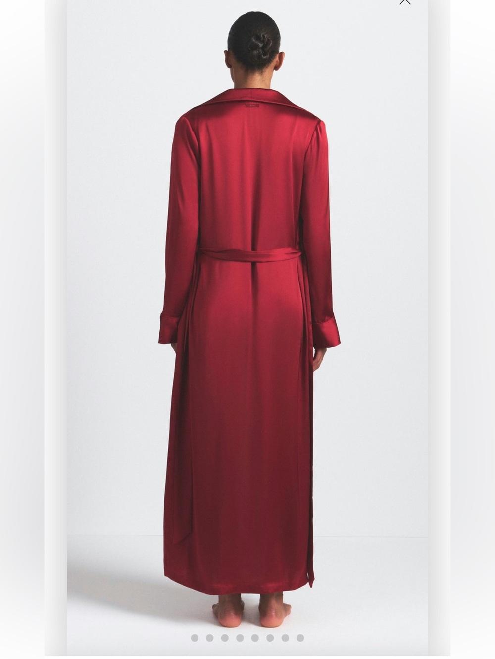 SKIMS Woven Shine Long Robe in Deep Red with Tie Belt - Picture 4 of 5